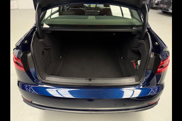 Audi A4 Limousine 35 TFSI Sport Edition Automaat Bluetooth