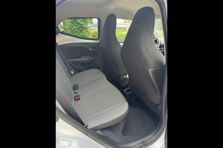 Toyota Aygo 1.0 VVT-i x-joy Nieuwe APK GARANTIE, AUTOMAAT!!!!