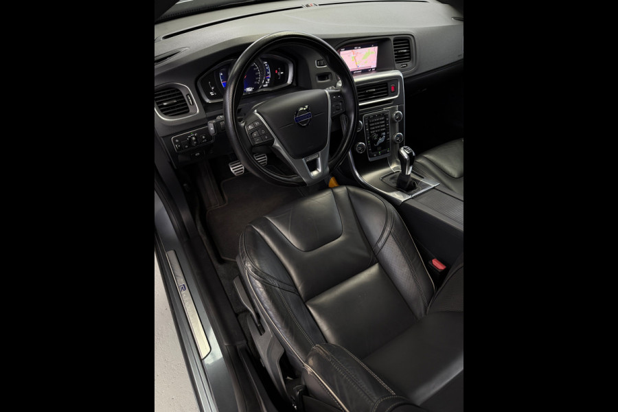 Volvo V60 2.0 T4 R-Design Camera Schuifdak Trekhaak