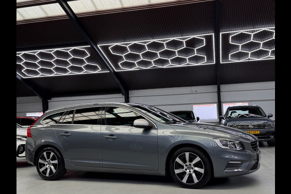 Volvo V60 2.0 T4 R-Design Camera Schuifdak Trekhaak