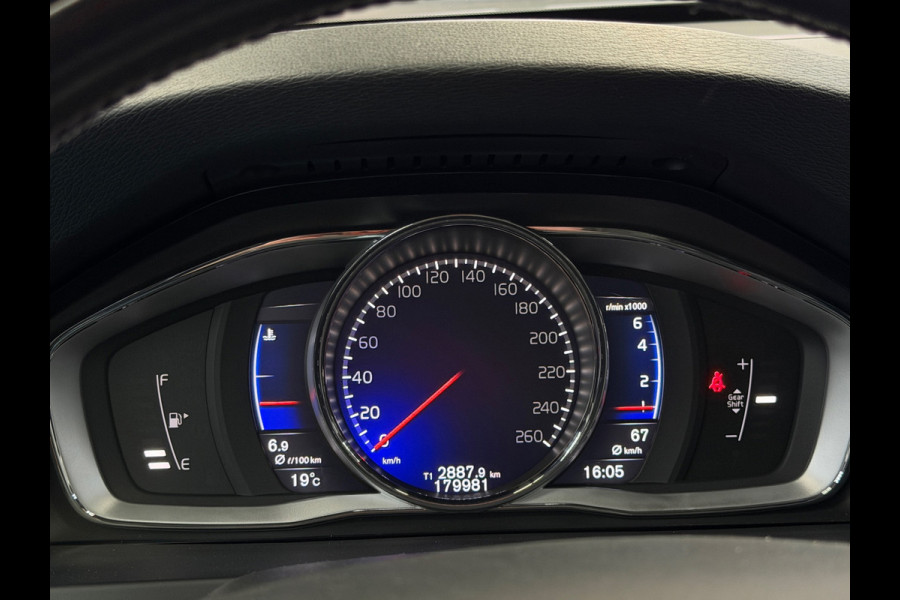 Volvo V60 2.0 T4 R-Design Camera Schuifdak Trekhaak