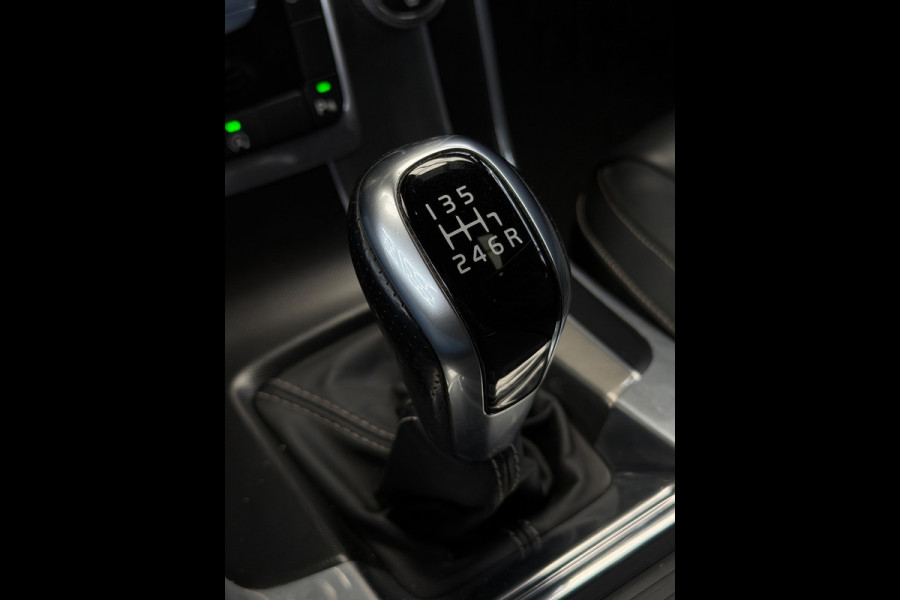 Volvo V60 2.0 T4 R-Design Camera Schuifdak Trekhaak
