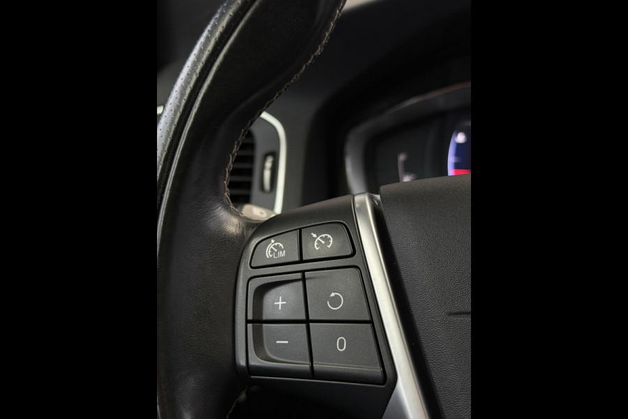Volvo V60 2.0 T4 R-Design Camera Schuifdak Trekhaak