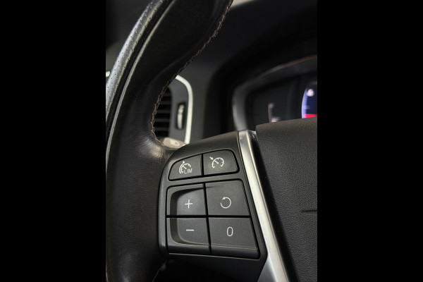 Volvo V60 2.0 T4 R-Design Camera Schuifdak Trekhaak