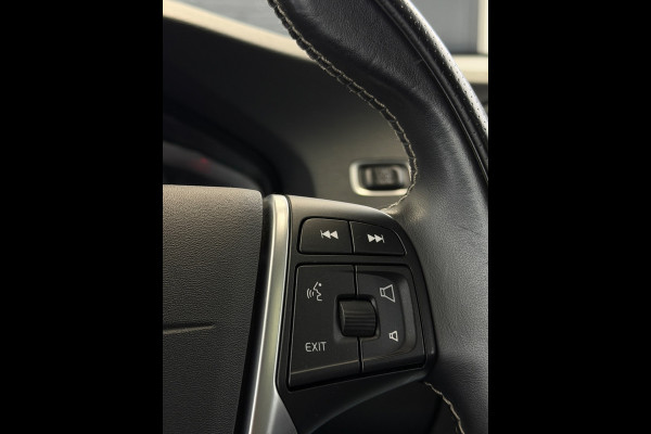 Volvo V60 2.0 T4 R-Design Camera Schuifdak Trekhaak