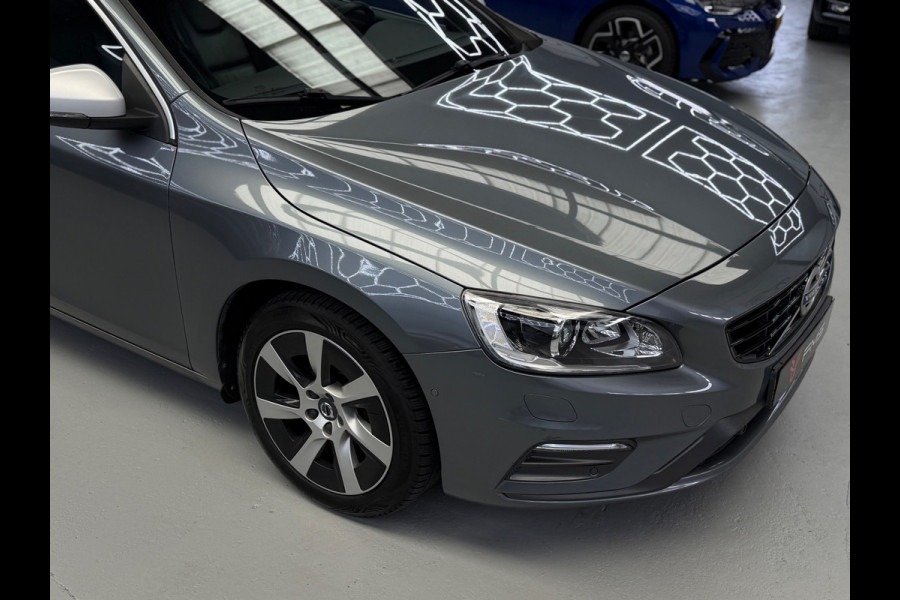Volvo V60 2.0 T4 R-Design Camera Schuifdak Trekhaak