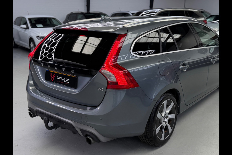 Volvo V60 2.0 T4 R-Design Camera Schuifdak Trekhaak