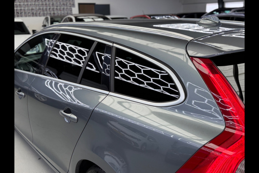 Volvo V60 2.0 T4 R-Design Camera Schuifdak Trekhaak