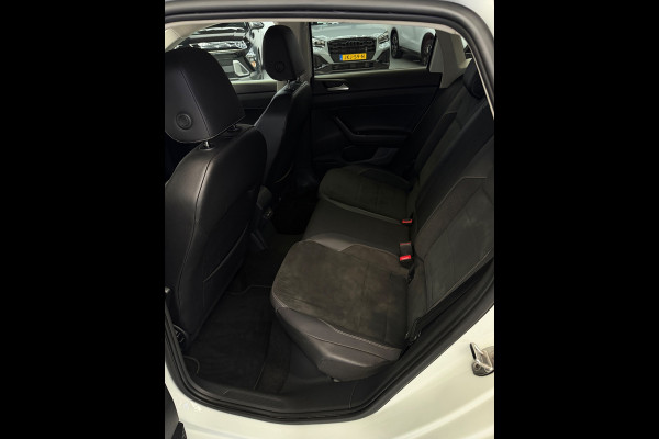 Volkswagen Polo 1.0 TSI CarPlay Camera IQ Lights