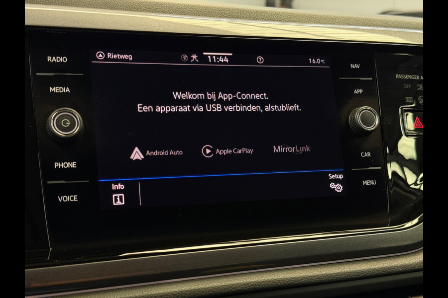 Volkswagen Polo 1.0 TSI CarPlay Camera IQ Lights