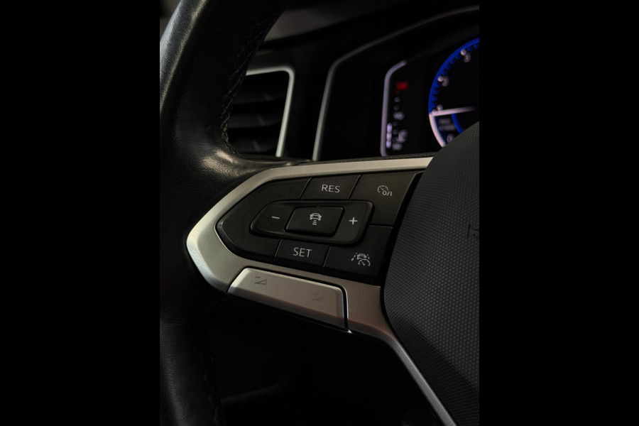 Volkswagen Polo 1.0 TSI CarPlay Camera IQ Lights