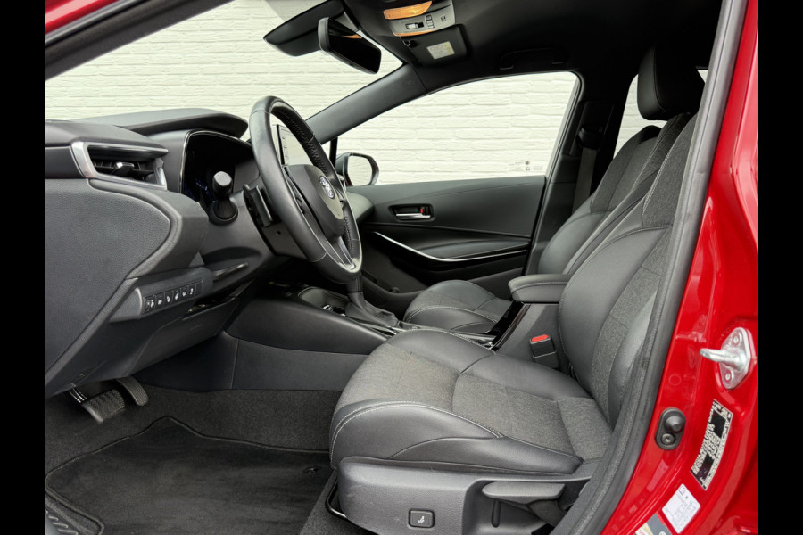 Toyota Corolla Touring Sports 2.0 Hybrid Team D | Trekhaak | ACC | CarPlay | Camera | Keyless | 17 inch
