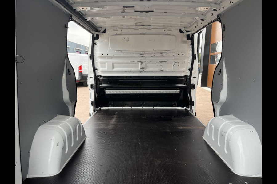 Renault Trafic 2.0 dCi 120pk E6 Comfort 3p Lease €276 p/m, 2x Schuifdeur, Trekhaak, Airco, Navi, PDC, Led, Cruise controle, Onderhoudshistorie aanwezig