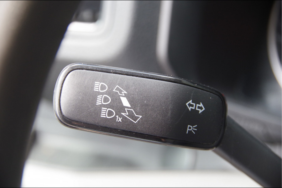 MAN TGE 3.140 35 2.0 L3H2(L2H1) EURO6! AUT. TREKHAAK, 18'', ERGO ACTIVE GEVEERDE STOEL, STOELVERWARMING, AIRCO, PARKEERSENSOREN