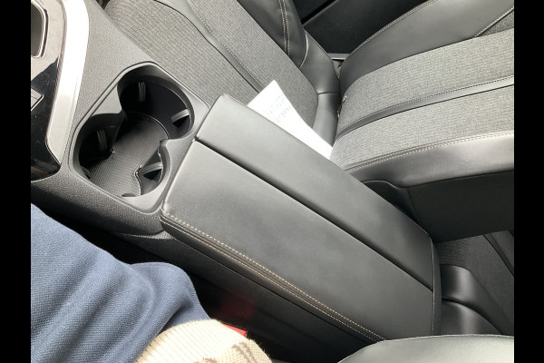 Peugeot 3008 1.6 165PK GT Line Carplay Cam Stoelverw. Trekhaak