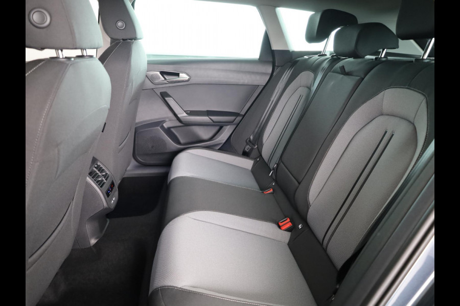 Seat Leon Sportstourer 1.5 TSI e-Hybrid Style Business Intense | Fiord Blue | Matrix LED Koplampen | Dode Hoek Detectie | Draadloze Carplay