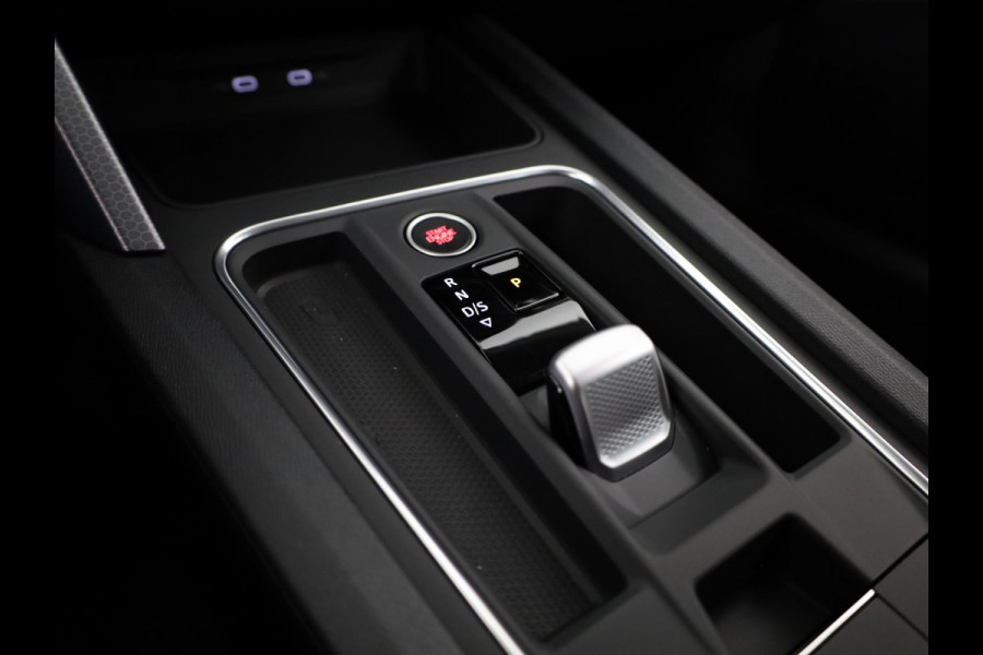 Seat Leon Sportstourer 1.5 TSI e-Hybrid Style Business Intense | Fiord Blue | Matrix LED Koplampen | Dode Hoek Detectie | Draadloze Carplay