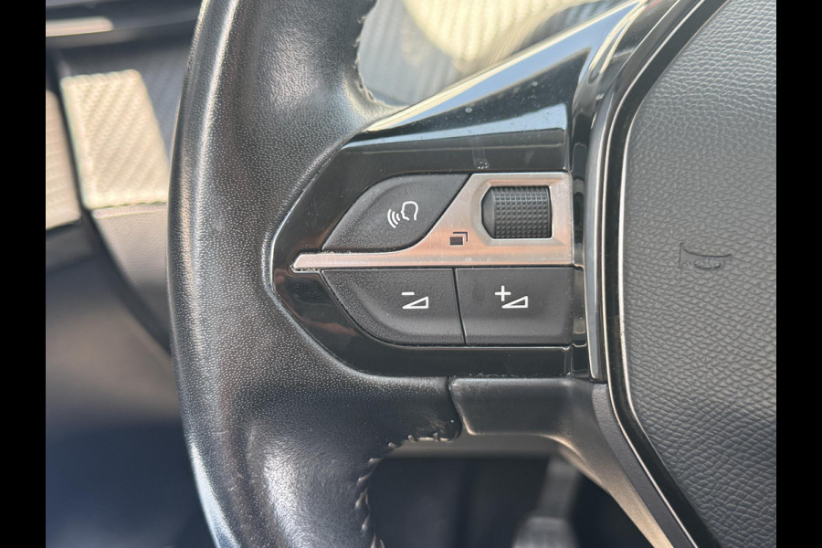 Peugeot 208 1.2 PT Allure | 100pk! | Rijklaar geleverd incl onderhoudsbeurt en 12 maanden BOVAG garantie! |