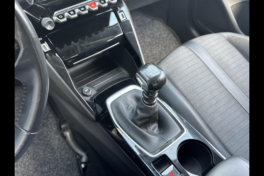 Peugeot 208 1.2 PT Allure | 100pk! | Rijklaar geleverd incl onderhoudsbeurt en 12 maanden BOVAG garantie! |