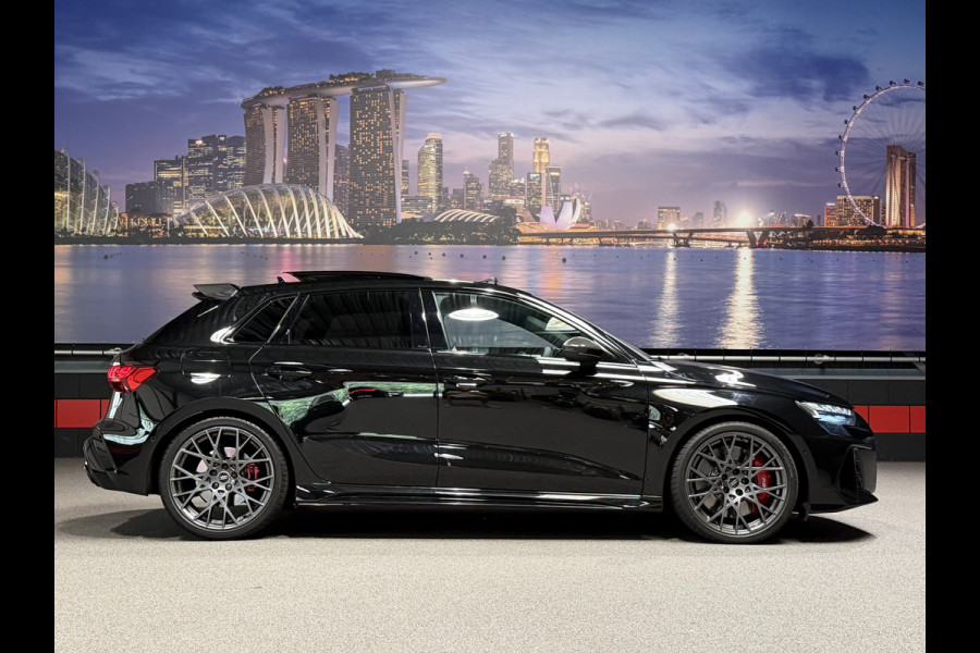 Audi RS3 Sportback 2.5 TFSI RS 3 quattro Kuipstoelen|Sonos|Panorama|Camera