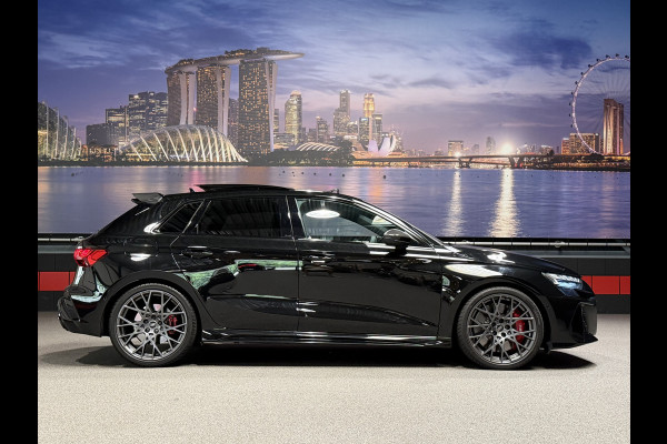 Audi RS3 Sportback 2.5 TFSI RS 3 quattro Kuipstoelen|Sonos|Panorama|Camera