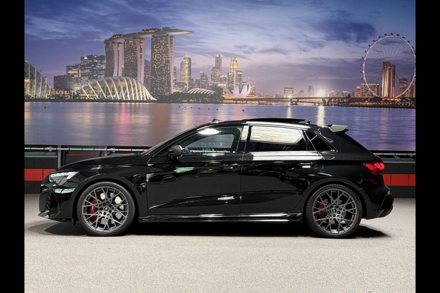 Audi RS3 Sportback 2.5 TFSI RS 3 quattro Kuipstoelen|Sonos|Panorama|Camera