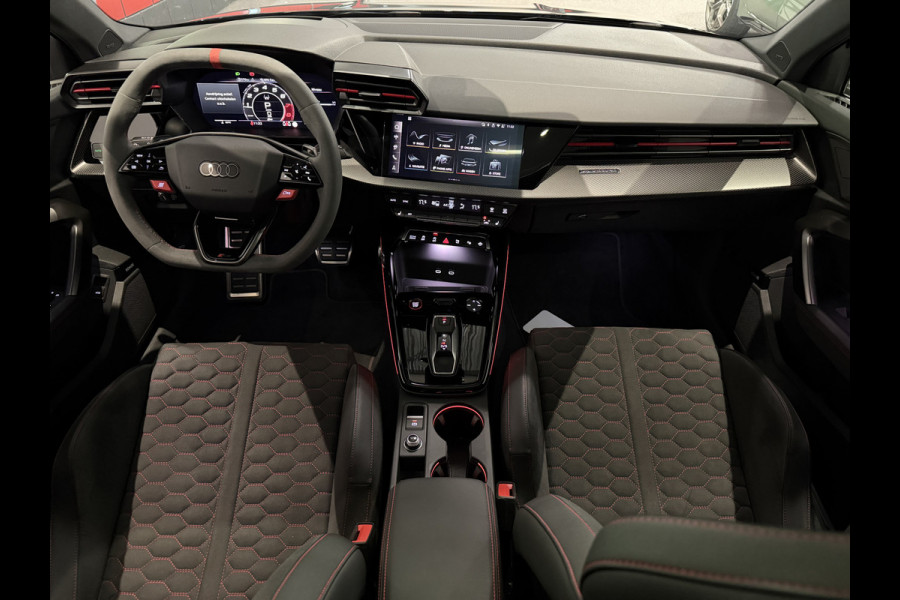 Audi RS3 Sportback 2.5 TFSI RS 3 quattro Kuipstoelen|Sonos|Panorama|Camera
