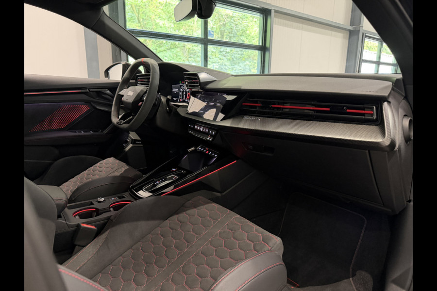 Audi RS3 Sportback 2.5 TFSI RS 3 quattro Kuipstoelen|Sonos|Panorama|Camera