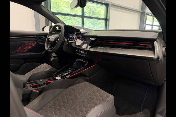 Audi RS3 Sportback 2.5 TFSI RS 3 quattro Kuipstoelen|Sonos|Panorama|Camera