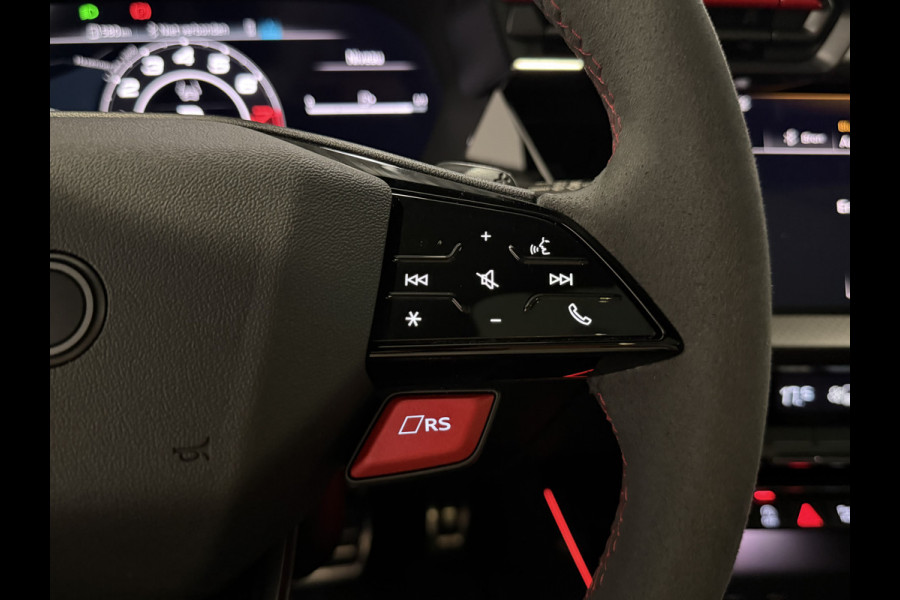 Audi RS3 Sportback 2.5 TFSI RS 3 quattro Kuipstoelen|Sonos|Panorama|Camera
