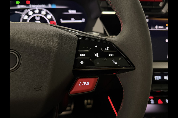 Audi RS3 Sportback 2.5 TFSI RS 3 quattro Kuipstoelen|Sonos|Panorama|Camera