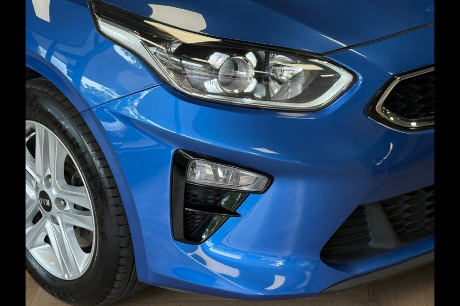 Kia Ceed 1.4 T-GDi DynamicLine AUT 140PK NAVI CRUISE CLIMATE CONTROL CAMERA CARPLAY PDC