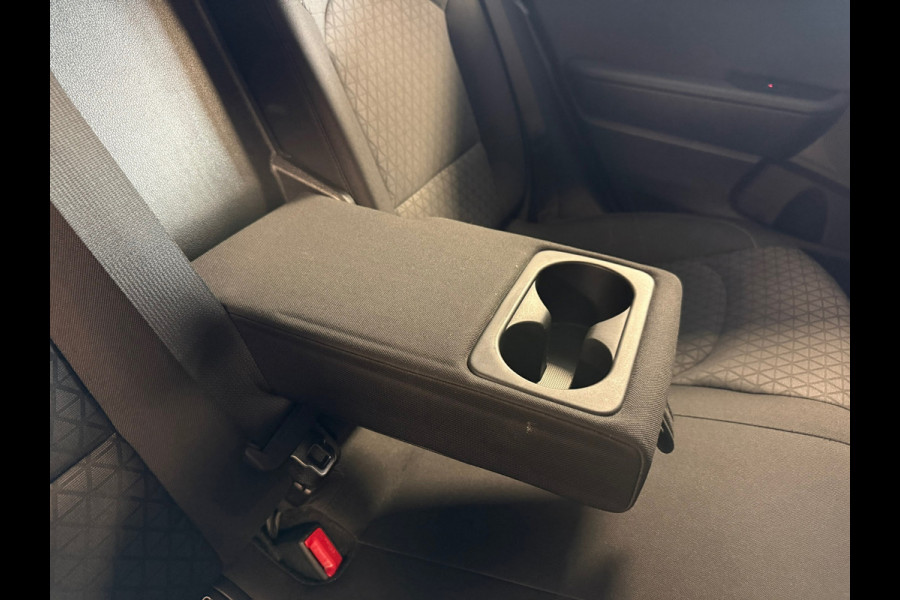 Kia Ceed 1.4 T-GDi DynamicLine AUT 140PK NAVI CRUISE CLIMATE CONTROL CAMERA CARPLAY PDC