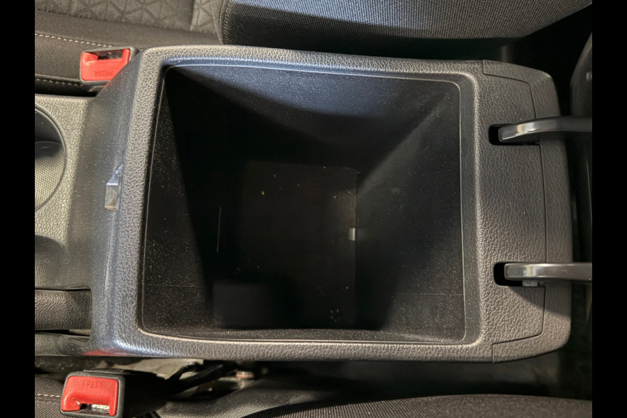 Kia Ceed 1.4 T-GDi DynamicLine AUT 140PK NAVI CRUISE CLIMATE CONTROL CAMERA CARPLAY PDC