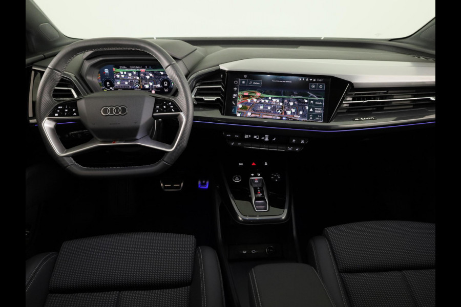 Audi Q4 e-tron 45 quattro S Edition Competition 82 kWh 286pk | Glazen panoramadak | Optiekpakket zwart plus | Assistentiepakket plus | Q4 E-Tron Stylingpakket