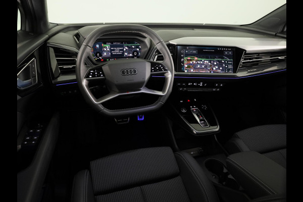 Audi Q4 e-tron 45 quattro S Edition Competition 82 kWh 286pk | Glazen panoramadak | Optiekpakket zwart plus | Assistentiepakket plus | Q4 E-Tron Stylingpakket