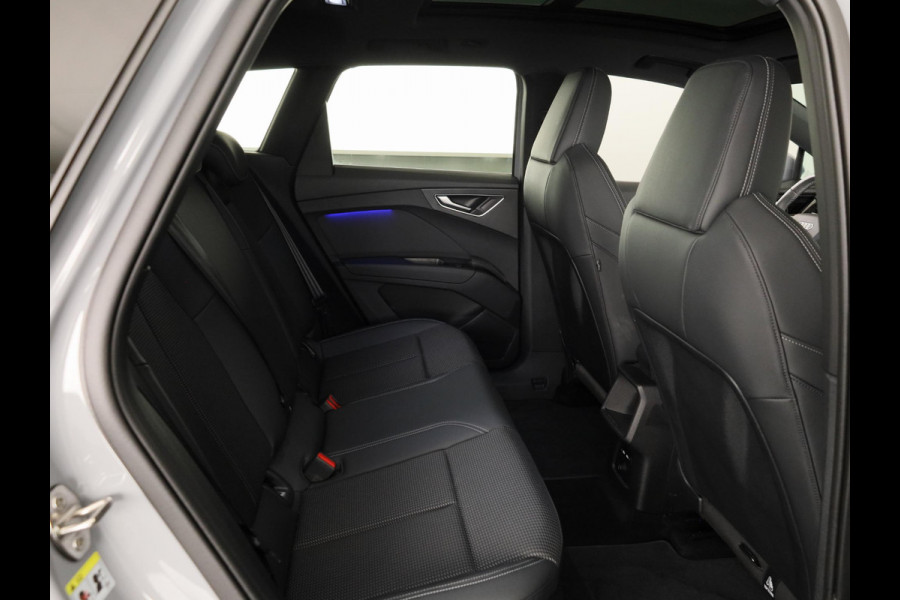 Audi Q4 e-tron 45 quattro S Edition Competition 82 kWh 286pk | Glazen panoramadak | Optiekpakket zwart plus | Assistentiepakket plus | Q4 E-Tron Stylingpakket