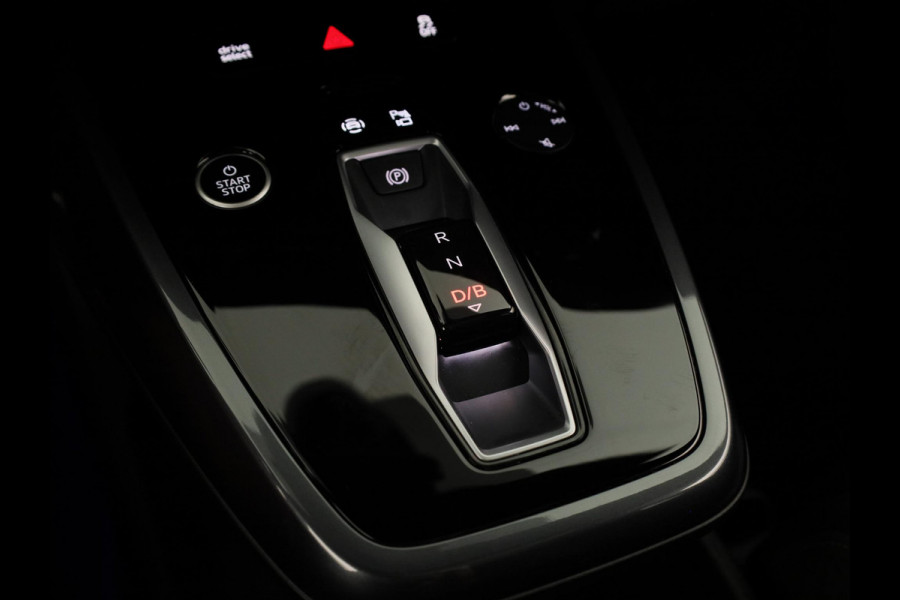 Audi Q4 e-tron 45 quattro S Edition Competition 82 kWh 286pk | Glazen panoramadak | Optiekpakket zwart plus | Assistentiepakket plus | Q4 E-Tron Stylingpakket
