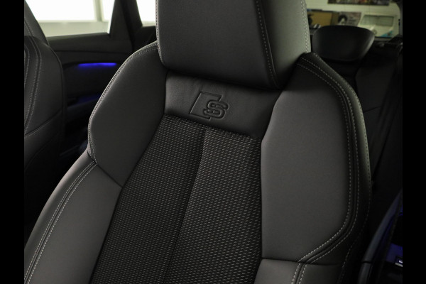 Audi Q4 e-tron 45 quattro S Edition Competition 82 kWh 286pk | Glazen panoramadak | Optiekpakket zwart plus | Assistentiepakket plus | Q4 E-Tron Stylingpakket