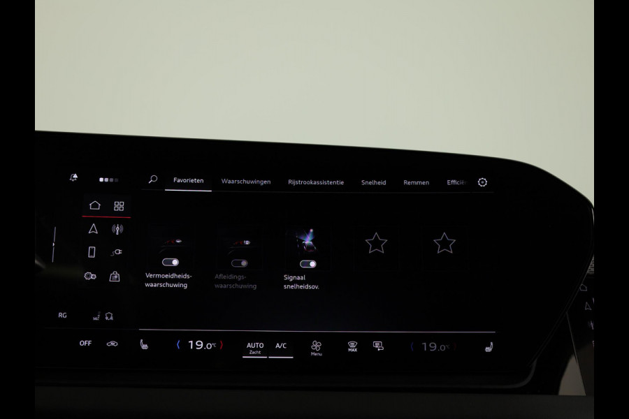 Audi A6 Sportback e-tron S edition 83 kWh 286pk | Trekhaak wegklapbaar | Sportstoelen met lederen bekleding | Verwambare stoelen voor en achter| 20 inch Lichtmetalen velgen