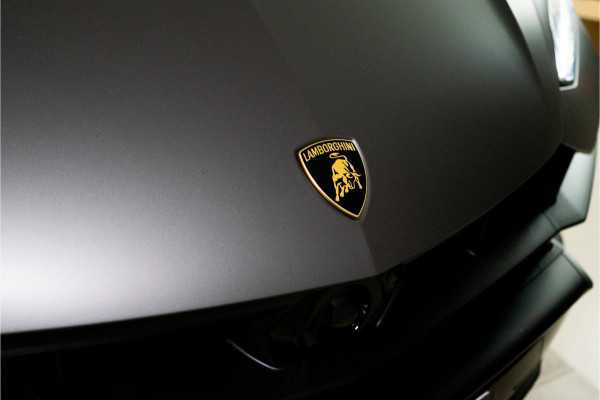 Lamborghini Urus 4.0 V8 Hybrid SE 800PK | Ad Personam | Grigio Keres Matt | Carbon | Akrapovic | 3D B&O | Service Package 5YR | 3 JAAR FABRIEKSGA GERESERVEERD