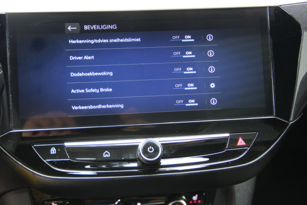Opel Corsa 1.2 Turbo Ultimate 100PK | PANO | STOEL/STUUR VERWARMD | BLISS | CAMERA |CRUISE | DODEHOEK | CARPLAY | LMV17'' |