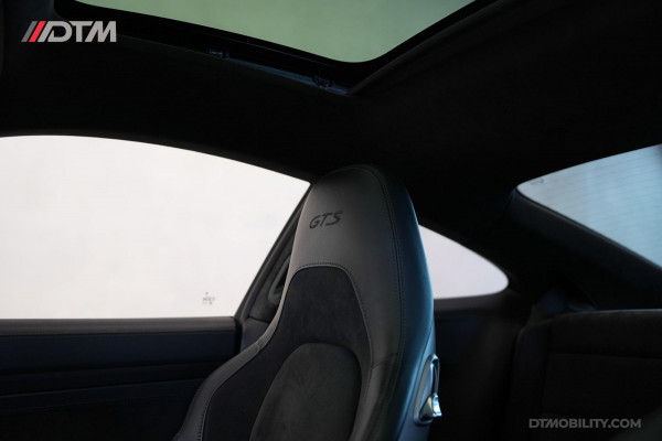 Porsche 911 3.0 Carrera GTS Miami Blue, Centerlock