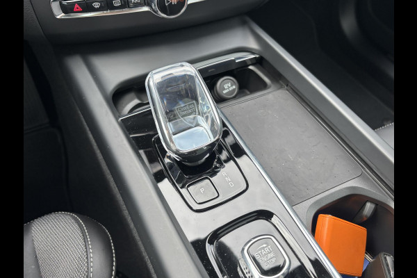 Volvo XC60 2.0 T6 Plug-in hybrid AWD Plus Black Edition 360 CAMERA | PANO | PREMIUM AUDIO | ELEK. STOELEN | ELEK. ACHTERKLEP | ADAP. CRUISE |