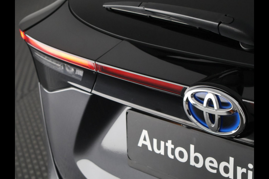 Toyota Yaris Cross 1.5 Hybrid 115 Dynamic Luxury | Stuur- & Stoelverwarming | Apple Carplay & AndroidAUTO | Camera |
