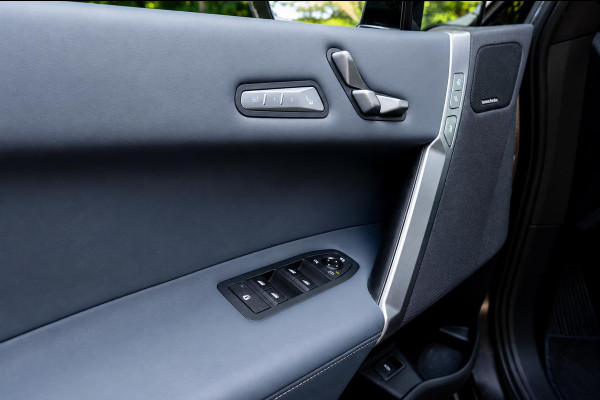 BMW iX xDrive M70 112 kWh | Suite Amido | Snelwegassistent* | 22 kW | 22'' 1027M | Harman/kardon