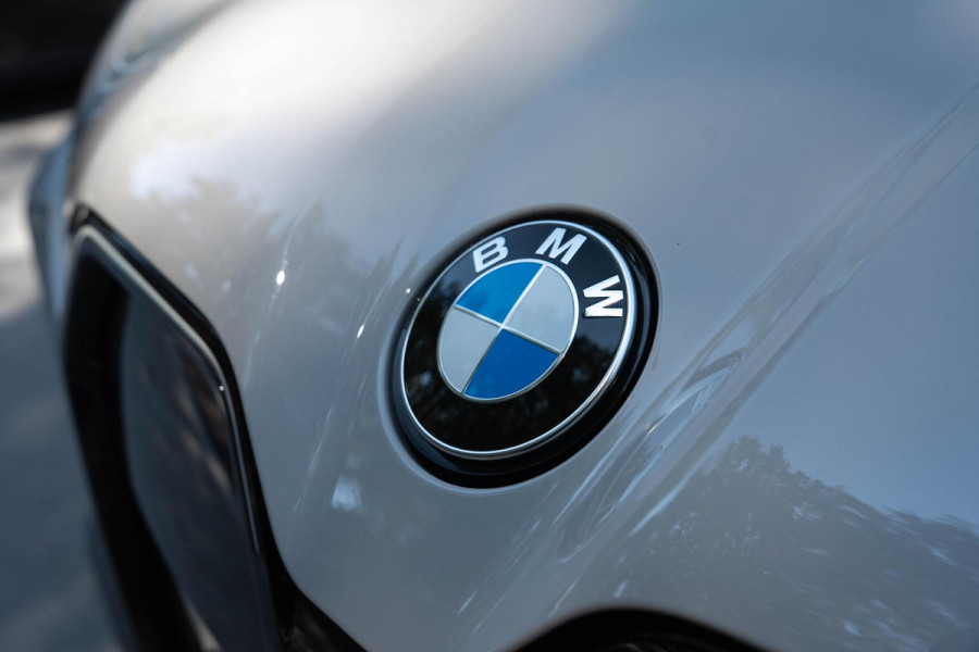 BMW iX xDrive M70 112 kWh | Suite Amido | Snelwegassistent* | 22 kW | 22'' 1027M | Harman/kardon