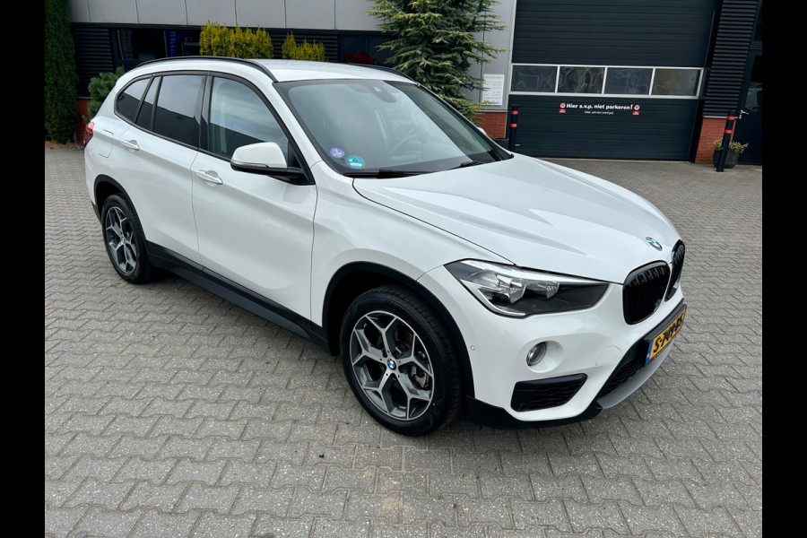 BMW X1 SDrive18i Sport-line