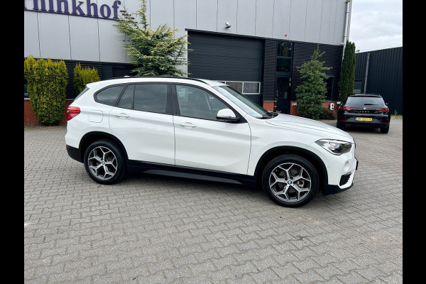 BMW X1 SDrive18i Sport-line