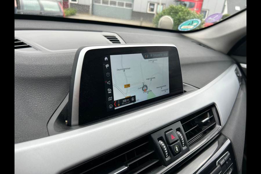 BMW X1 SDrive18i Sport-line